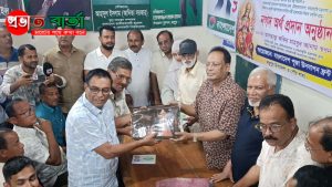 মধুপুরে দুর্গোৎসব উপলক্ষে বস্ত্র ও নগদ অর্থ বিতরণ করলেন আইসিটি মন্ত্রী